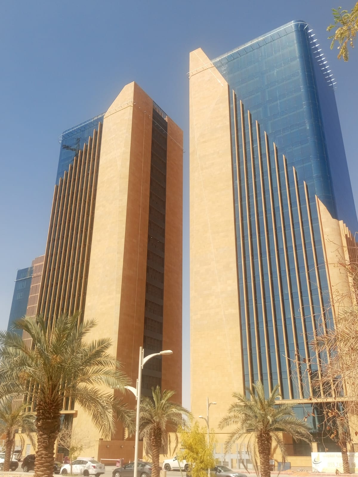خدمات البناء والصيانة